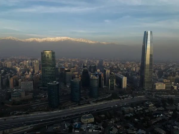 Edificios en Santiago, Chile, el 27 de julio de 2023. Foto: Bloomberg