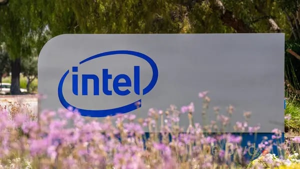 Intel tendrá una nueva división para producir chips de IA personalizadosdfd