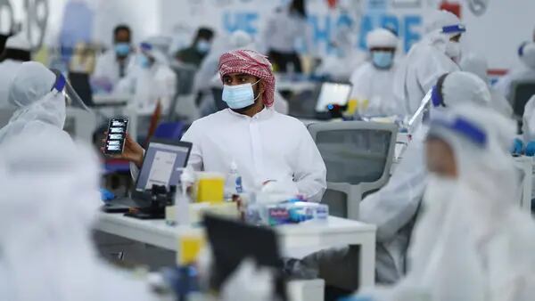 Abu Dhabi deixa de exigir teste contra Covid para entrada no emiradodfd