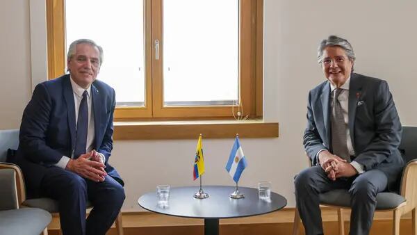 Ecuador y Argentina restablecen relaciones y nombrarán nuevos embajadoresdfd