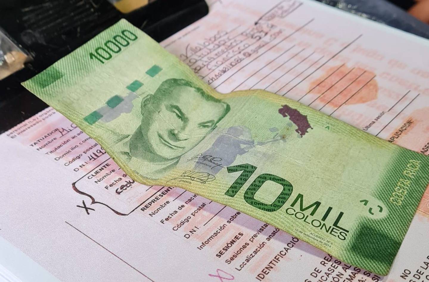 El viejo billete de ¢10.000 no podrá utilizarse como medio de pago en los comercios.