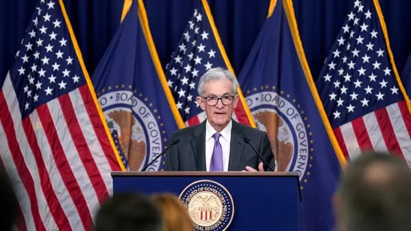 Powell diz que será apropriado em breve reduzir ritmo de aperto quantitativodfd