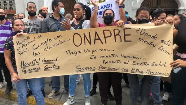 Salario de empleados públicos venezolanos retrocedió 40%: Sindicatosdfd