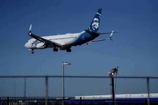 Alaska Air acuerda la compra de Hawaiian en una operación de 1.900 millones de dólares