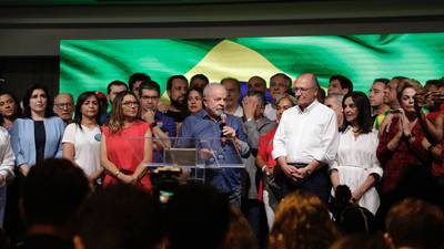 Lula presentará plan de gastos multimillonario para apuntalar ayudas socialesdfd