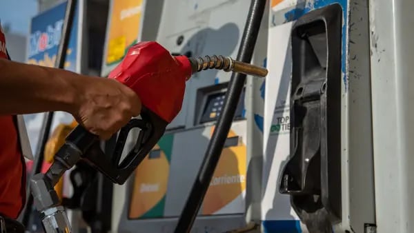 MinHacienda dice que subsidios a los combustibles son una preocupación importantedfd