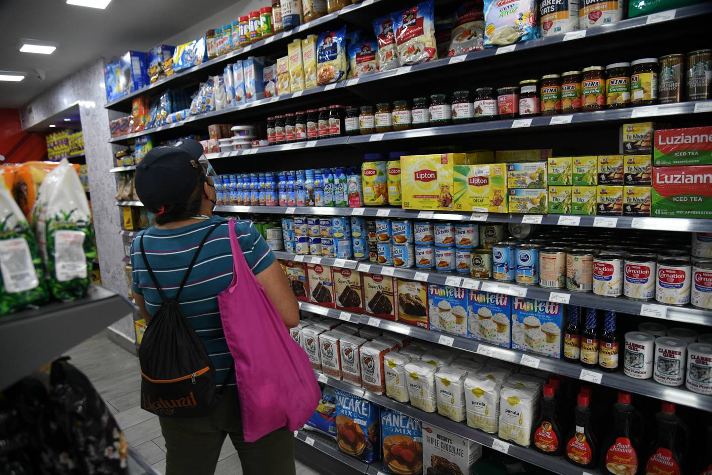 Permitir las importaciones libres de impuestos ha ayudado a aliviar la escasez de alimentos.Fotógrafo: Carolina Cabral / Bloombergdfd