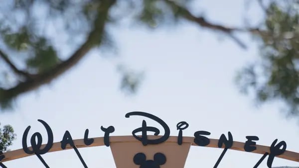 Beneficios de Disney superan expectativas con recortes de costos impulsados por CEOdfd