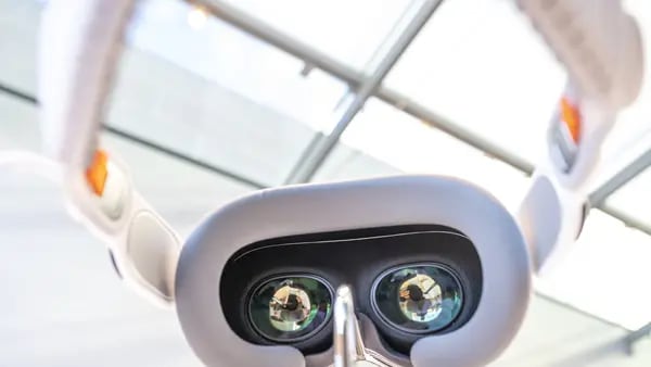 El Vision Pro de Apple, la última apuesta por los visores de realidad mixtadfd