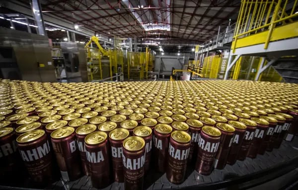 Cans of Brahma Duplo Malte, one of the beer brands that is a result of innovation at Ambev. (Jonne Roriz/Bloomberg)
