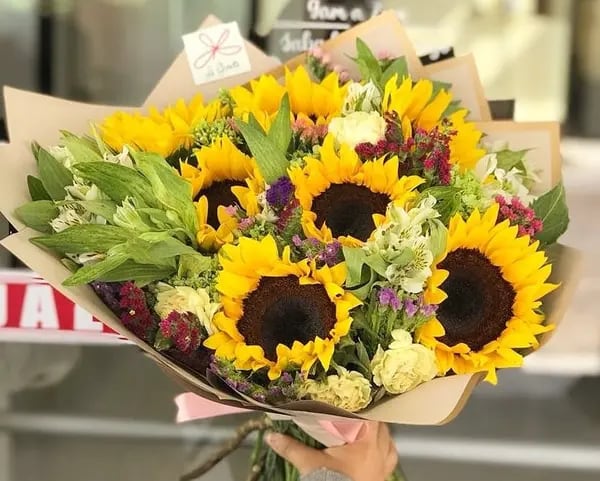 ¿Cuándo y por qué se regalan flores amarillas en septiembre?