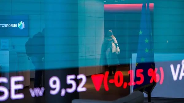 Credit Suisse provoca la caída de los mercados mundiales ante temores bancariosdfd