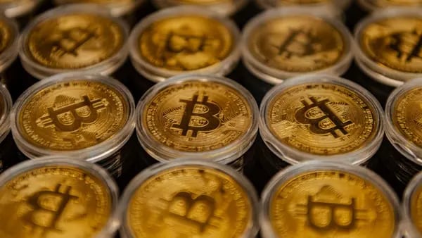 Operadores de bitcoin apuestan por los US$70.000 y más alládfd