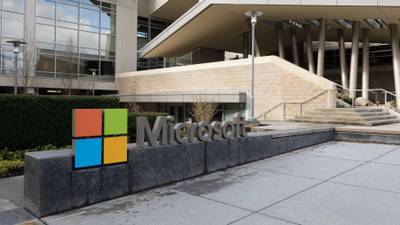 Microsoft recorta empleos en ajuste estructural, prevé más contratacionesdfd