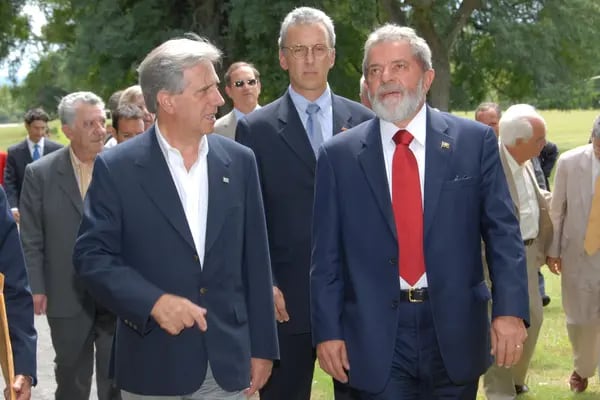 Los presidentes Tabaré Vázquez y Luis Inácio Lula da Silva durante una reunión en 2007 en la estancia presidencial de Anchorena, en Uruguay. Fotografía: Presidencia de la República.