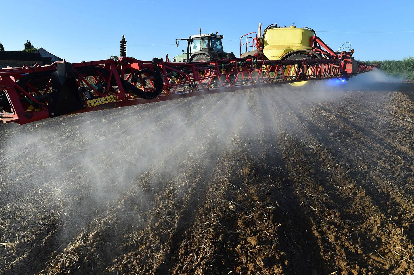 União Europeia planeja substituir os pesticidas químicos por alternativas seguras para o bloco
