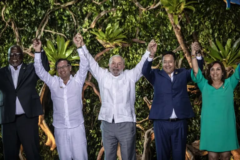El presidente Lula acoge la Cumbre Amazónicadfd