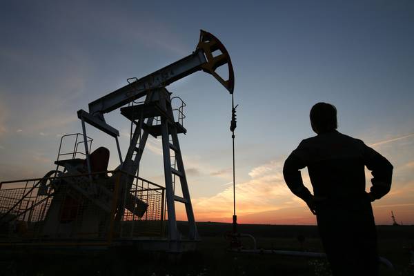 Petróleo sube después que Arabia Saudita prometió un recorte de un millón de barrilesdfd