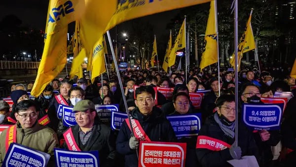 Hospitales de Corea podrían quedarse sin médicos: anuncian renuncias masivasdfd