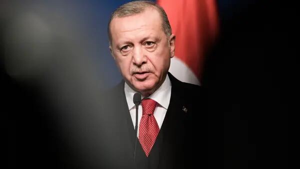 Turquia: Erdogan promete continuar reduzindo as taxas de jurosdfd