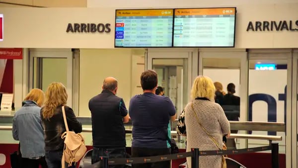Ciudadanos rusos con pasaporte falso uruguayo podrían ser al menos 195, según ministrodfd