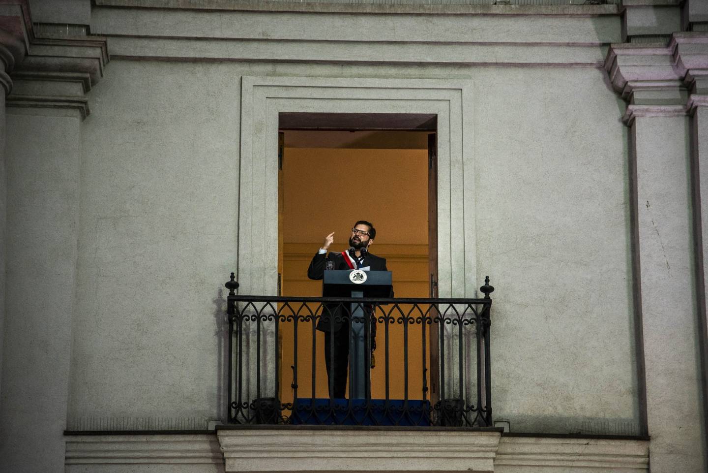 El presidente Boric habla durante su ceremonia de toma de posesión en el palacio presidencial de La Moneda, el 11 de marzo.dfd