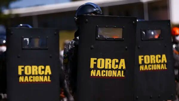 Autoridades repudiam invasão em Brasília e pedem providências do governo do DFdfd