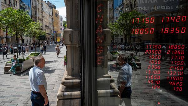 Turquía sorprende con recorte de tasas de interés pese a inflación; la lira caedfd