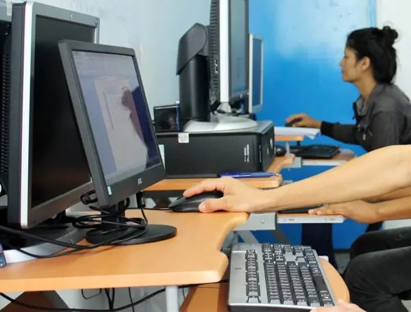 Cinco de cada 100 hondureños son suscriptores de internet fijo, dice la Conatel.
