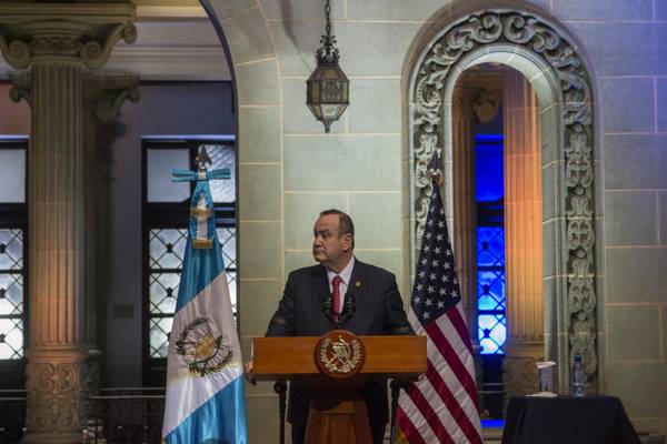 Presidente de Guatemala descarta asistir a Cumbre de las Américasdfd