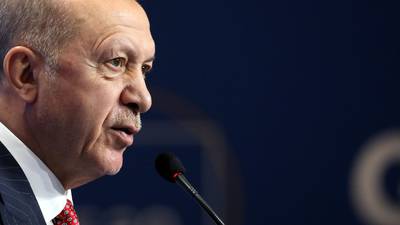 Turquia: militante anti-imigração fica mais popular que presidentedfd