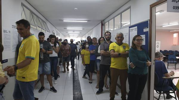 Activos brasileños se disparan ante confirmación de segunda vuelta electoraldfd