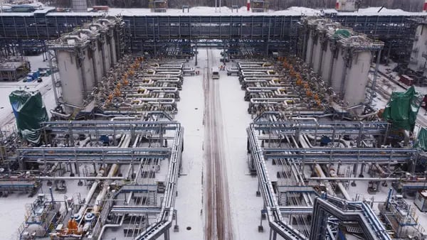 Precios del gas en Europa se disparan 20% con más temores por suministros rusosdfd