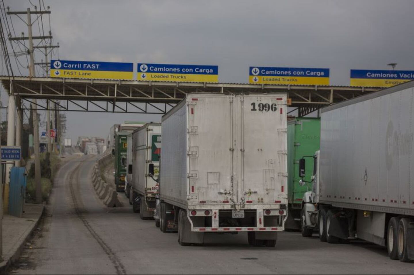 La institución de la banca de desarrollo destina recursos all mejoramiento de carreteras en Nuevo León y Tamaulipas, dos estados cercanos a la frontera con EE.UU.; y en proyectos que aseguren los servicios básicos y de energía para la producción