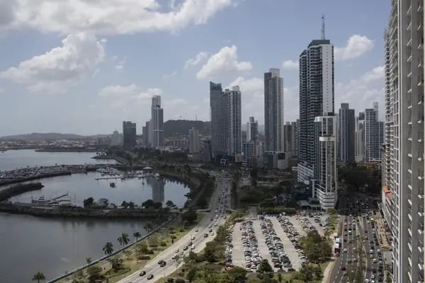 Vista de Ciudad de Panamá, Avenida Balboa.