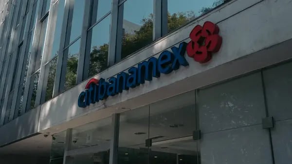Germán Larrea contrata a Barclays para realizar oferta por Banamex dfd