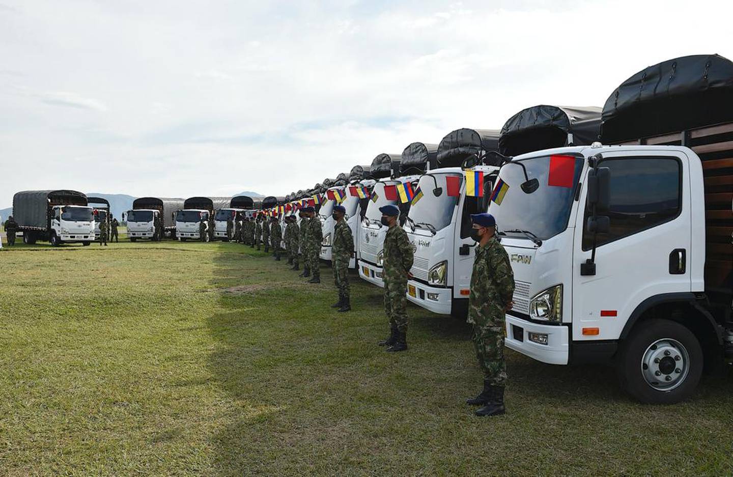MinInterior invierte $14.000 millones en vehículos para el Ejército Nacional de Colombia.