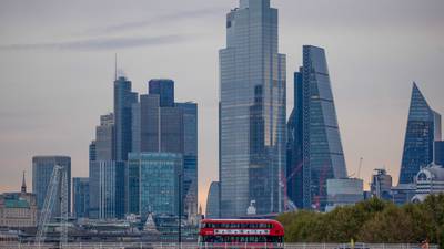 Londres supera a Dubai como primera ciudad para inversión extranjera en finanzasdfd