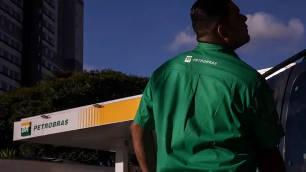 Petrobras hace ajustes dispares: sube el precio del gasóleo y baja el de la gasolinadfd