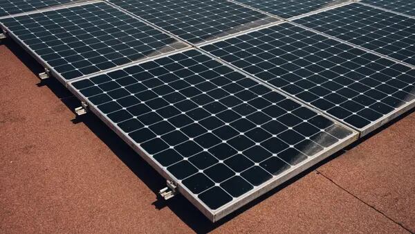 Com inflação e crise hídrica, investimento em energia solar se paga entre 3 e 6 anosdfd