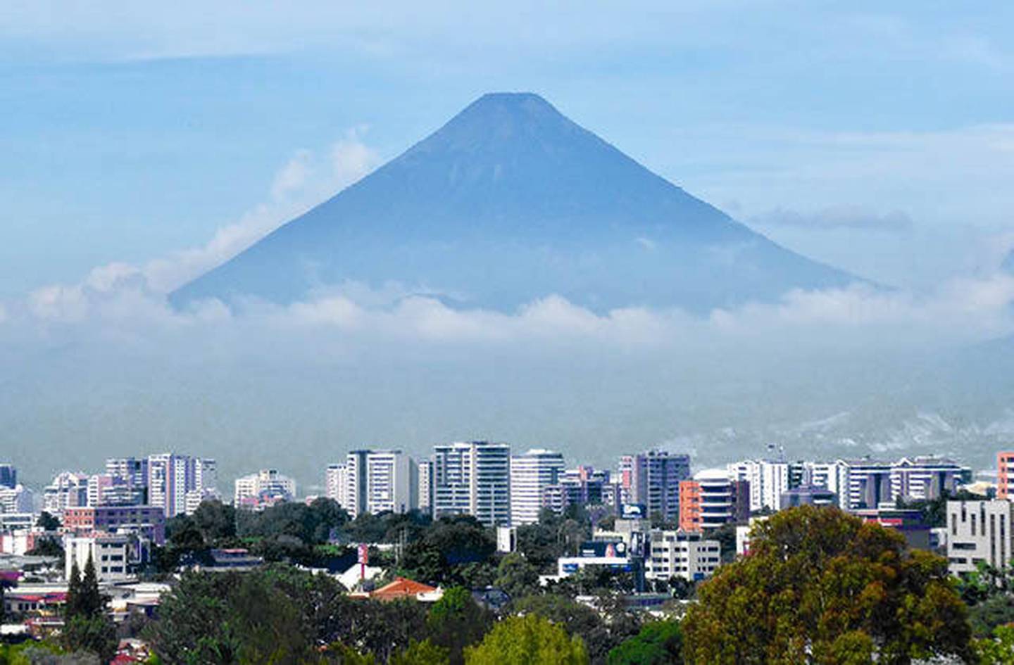 Empresarios guatemaltecos se destacan en lista Los 500 más influyentes de Latinoamérica de Bloomberg Línea.