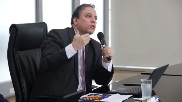 Simón Cueva deja el Ministerio de Finanzas de Ecuador, confirma Gobiernodfd
