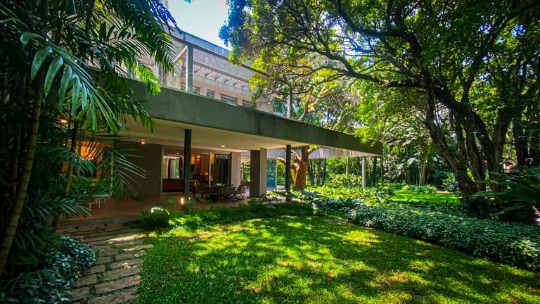 House for sale in Jardim Europa, in the area between Brasil and Faria Lima avenues, one of the most valuable in São Paulodfd