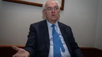 El ministro de Hacienda de Colombia habla durante una entrevista en Bogotá, Colombia, el jueves 8 de septiembre de 2022