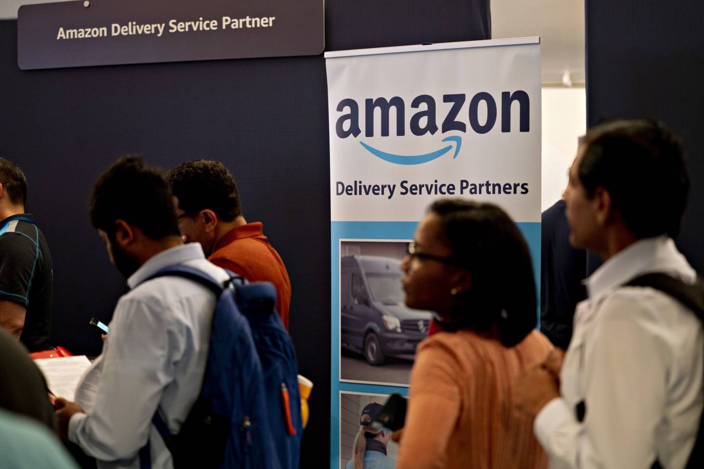 Amazon started its delivery contractor program in 2018. dfd