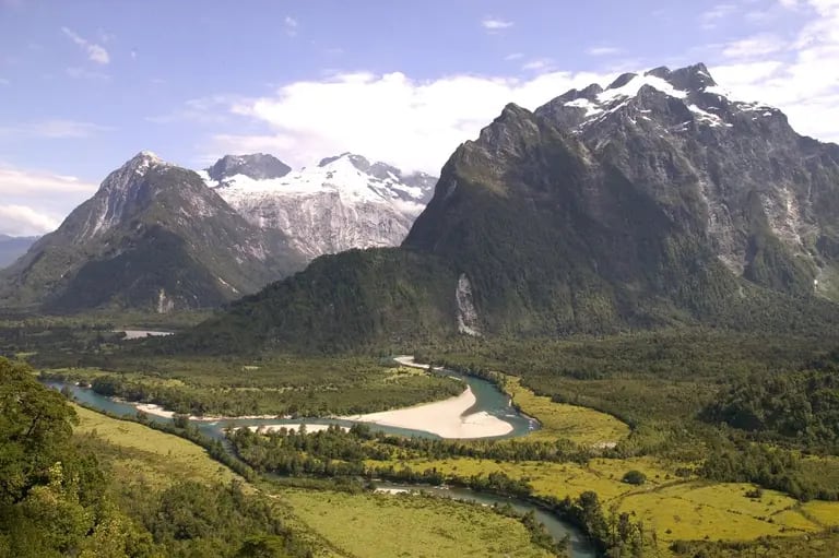 Douglas Thompkins, cofundador de The North Face Inc. y Esprit Holdings Ltd., y su esposa Kristine crearon el Parque Pumalín en sus tierras como una reserva de vida silvestre en la Patagonia.dfd
