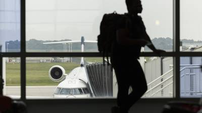 Cancelaciones de vuelos y huelgas amenazan temporada de verano en Europadfd
