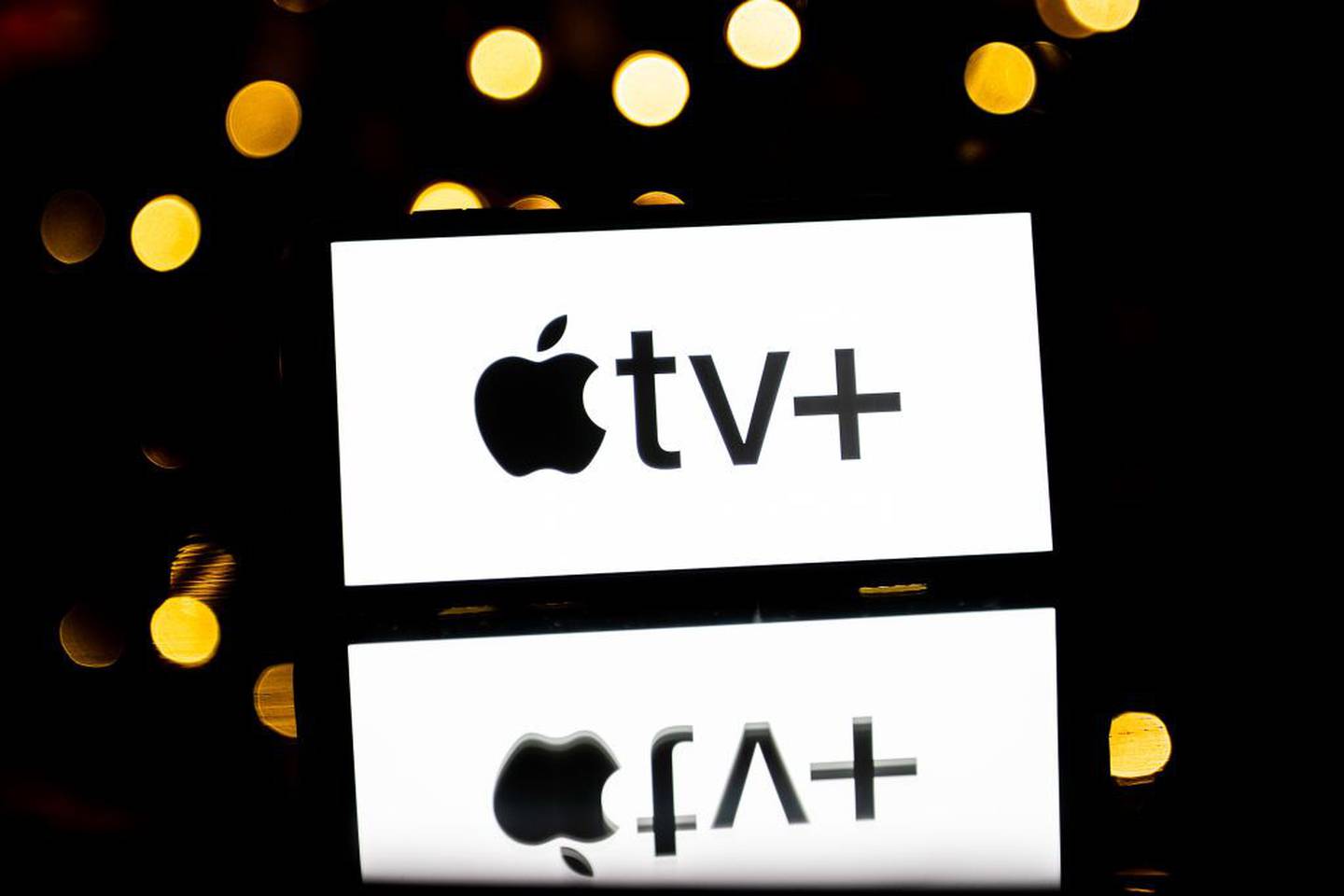 En esta ilustración fotográfica se ve el logotipo de Apple TV+ en un smartphone. Fotógrafo: Mateusz Slodkowski