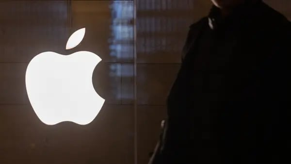 Apple atrai hedge funds atentos a potencial salto com IA em iPhones, diz JPMorgandfd