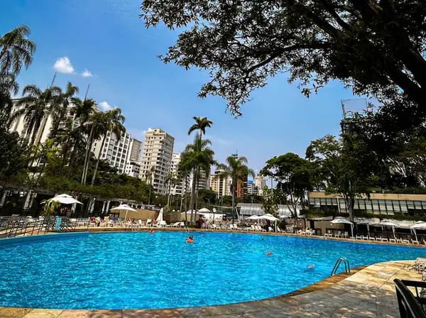 Vista de uma das piscinas do Club Athletico Paulistano, no Jardim América, em São Paulo (Foto: Reprodução/Instagram)